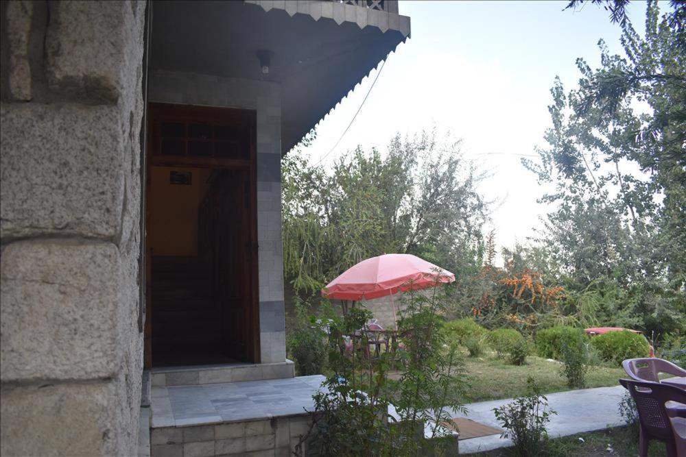 Cozy Lodge Гилджит Екстериор снимка